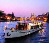 Paris dinner cruise